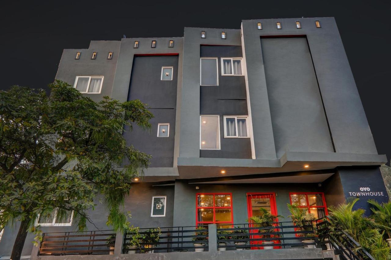Super Townhouse 139 Ashiyana Smriti Upvan Near Emerald Mall Lucknow Bijnaur Esterno foto